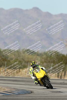 media/Dec-01-2025-Moto Forza (Mon) [[2daa91e15f]]/2-Intermediate Group/Session 3 (Turn 3)/